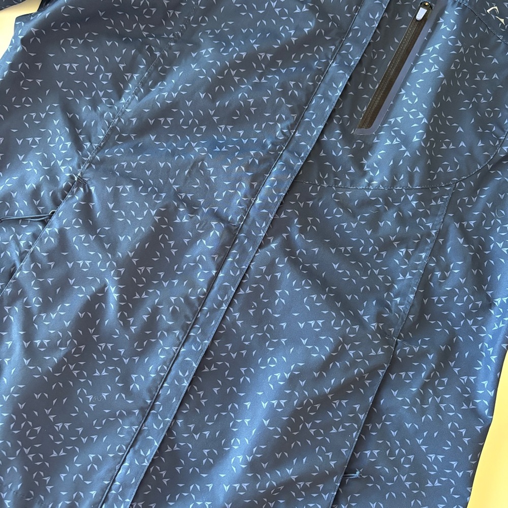Rain Jacket, Size M - Picture 7 of 15